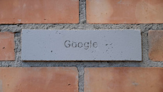 Google wspiera Muzeum Auschwitz – nowa era digitalizacji pamięci