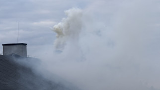 Habemus smog! Biały dym nie z Watykanu, a z komina w Oświęcimiu, niska emisja w pełnej krasie