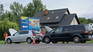 Kolizja trzech aut. Są utrudnienia na drodze krajowej nr 52