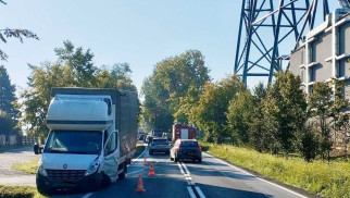 Kompletnie pijany kierowca uderzył w samochód – FOTO. AKTUALIZACJA