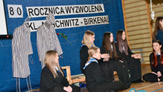 Młodzież pamięta. Akademia w rocznicę wyzwolenia Auschwitz – FILM, FOTO