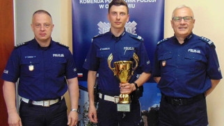 Mundurowy z Oświęcimia na podium konkursu Policjant Ruchu Drogowego