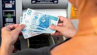 Nowa metoda oszustwa: Przestępcy namawiają do składania reklamacji w banku 