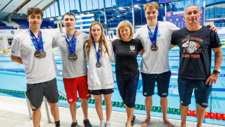 Oświęcimscy pływacy na podium mistrzostw Polski – FOTO