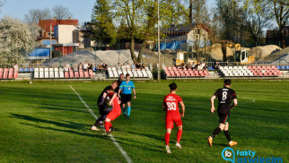 Piątoligowe derby przy Legionów