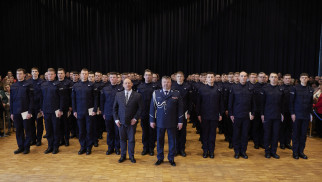 Ślubowanie nowo przyjętych policjantów garnizonu małopolskiego. Wśród nich nowi funkcjonariusze KPP Oświęcim