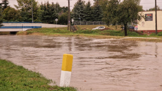 Tragiczna sytuacja w powiecie. Rzeki wylały i zalały posesje