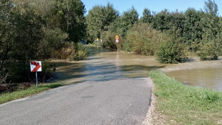 Zalany most Bronisław. Porównanie godz. 12.30 vs. 15.40 – FOTO