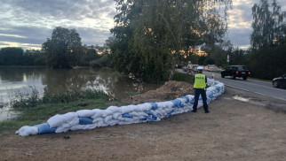 Zamknięty most na Wiśle! Ruch na trasie Brzeszcze–Pszczyna wstrzymany – Sprawdź najnowsze utrudnienia!