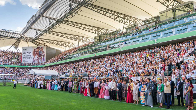125 tysięcy uczestników na kongresach Świadków Jehowy w Polsce