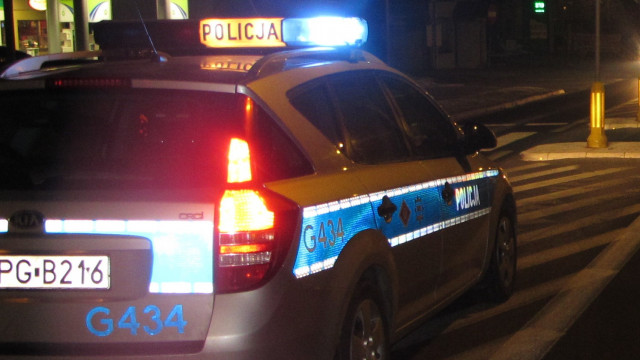 43 – latek utracił panowanie nad pojazdem ponieważ był pijany. Badanie stanu trzeźwości wykazało aż 2,3 promila alkoholu