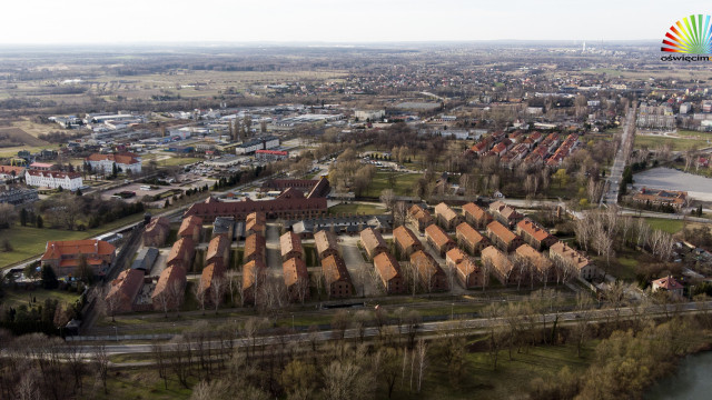 Auschwitz-Birkenau: Jak bezpiecznie zarezerwować wizytę? Unikaj nieuczciwych praktyk!