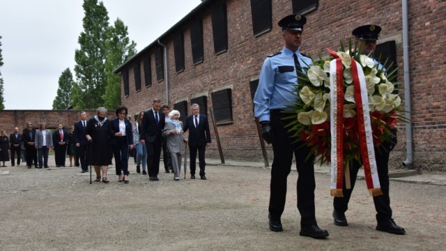 AUSCHWITZ. Narodowy Dzień Pamięci Ofiar Niemieckich Nazistowskich Obozów Koncentracyjnych i Obozów Zagłady