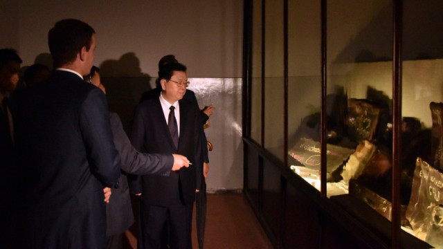 AUSCHWITZ. Przewodniczący chińskiego parlamentu Zhang Dejiang odwiedził Muzeum Auschwitz