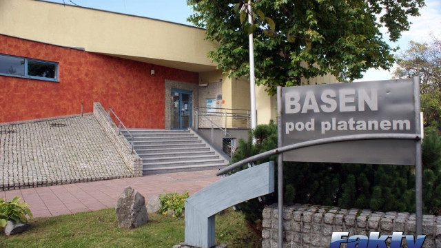 Bakteria zamknęła brzeszczański basen – FILM