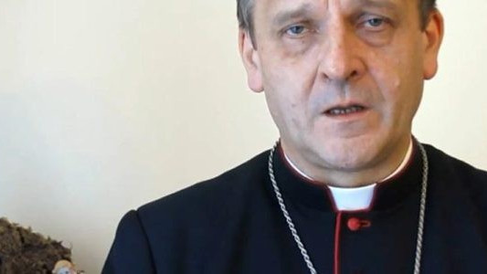 Biskup Roman Pindel składa świąteczne życzenia – FILM