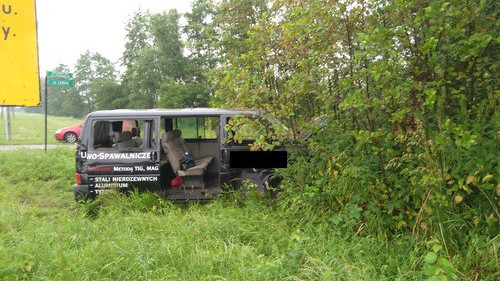 BRZEZINKA. Sześciu poszkodowanych mężczyzn trafiło do szpitala