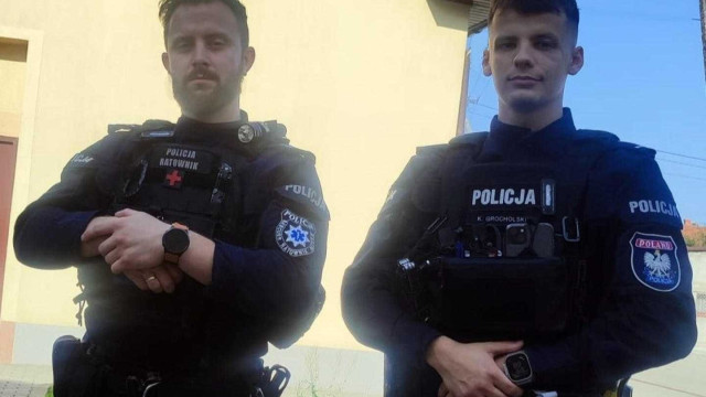 Chciała skoczyć z okna. Na ratunek pospieszyli policjanci