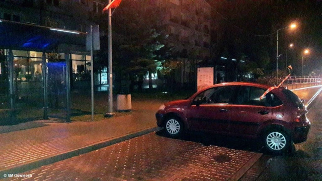 Citroen uciekł z parkingu