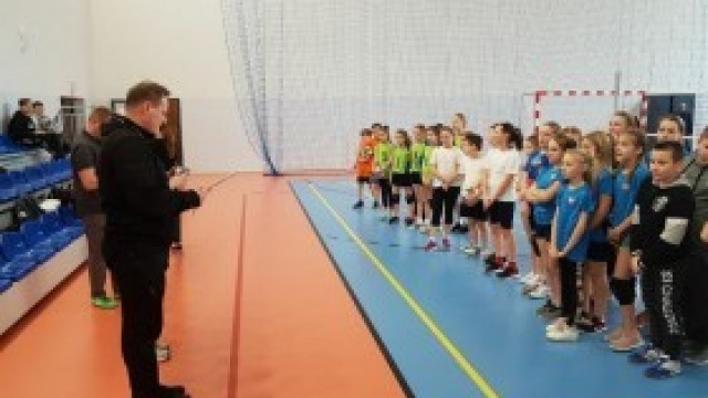 Czwartoklasiści na drugim turnieju Akademii Minisiatkówki w Kętach
