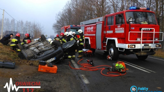 Dachowanie w drodze na studia – FOTO