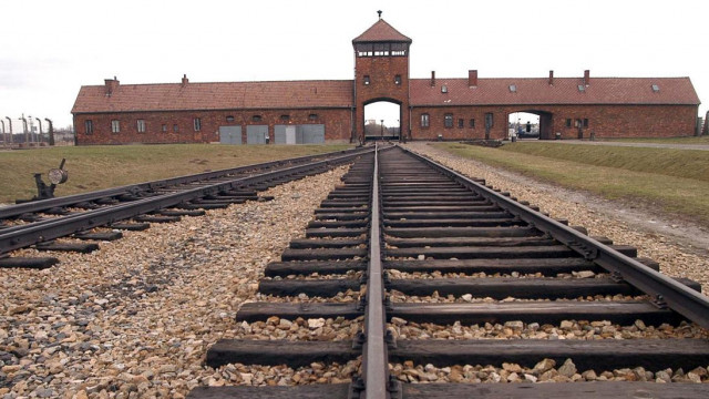 Dewastacja obiektów muzealnych Państwowego Muzeum Auschwitz – Birkenau