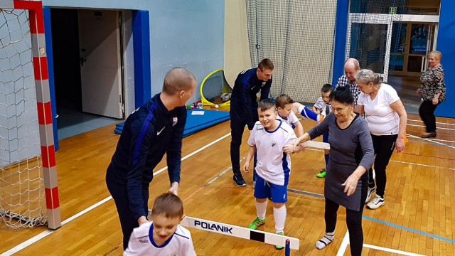 Dziadek i babcia w trampkach, nie w kapciach – FOTO