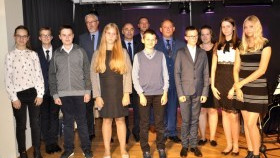 Dziesięciu uczniów z gminy Kęty otrzymało stypendia za szczególne osiągnięcia w nauce