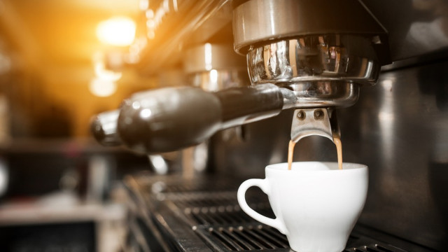 Ekspres ciśnieniowy – sposób na idealną kawę