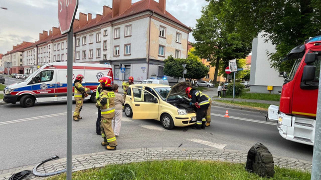 Fiat panda zderzył się z audi – FOTO