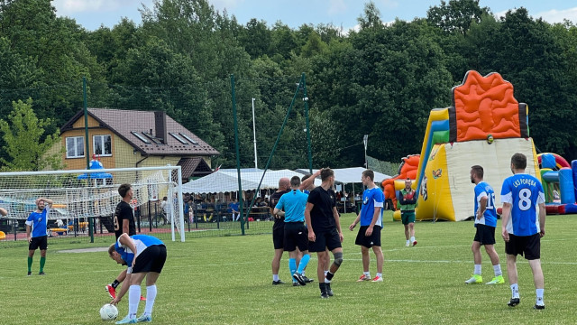 Futbol dla firm, czyli cyklicznie w Porębie Wielkiej – FILM, FOTO