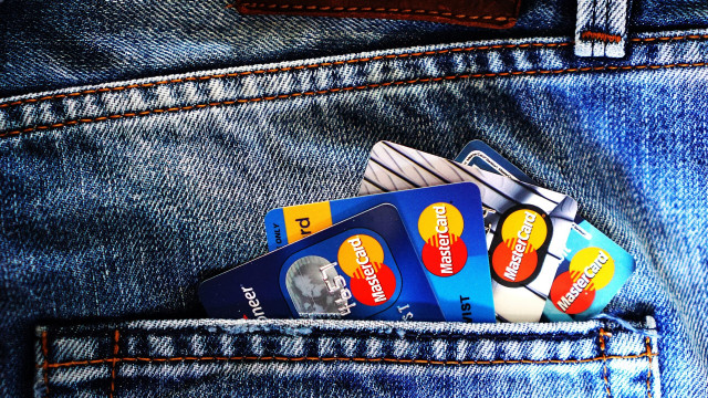 Gdzie szukać najlepszych ofert kart kredytowych?