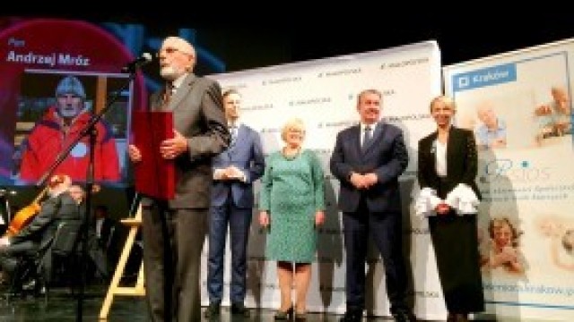 Honorowe wyróżnienie w Małopolskim Plebiscycie &quot;POZA STEREOTYPEM - Senior Roku 2017&quot; dla Pana Andrzeja Mroza!