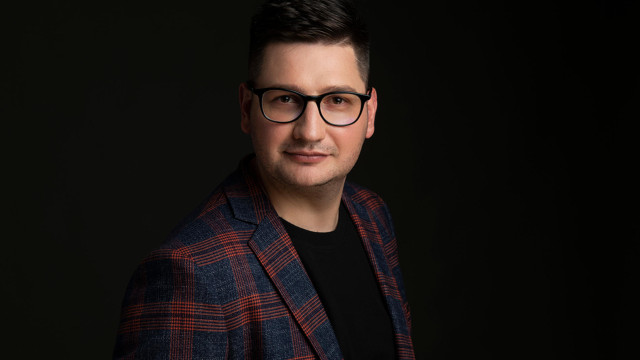 Jacek Piekiełko opowie o publikacji „Poza kręgiem”