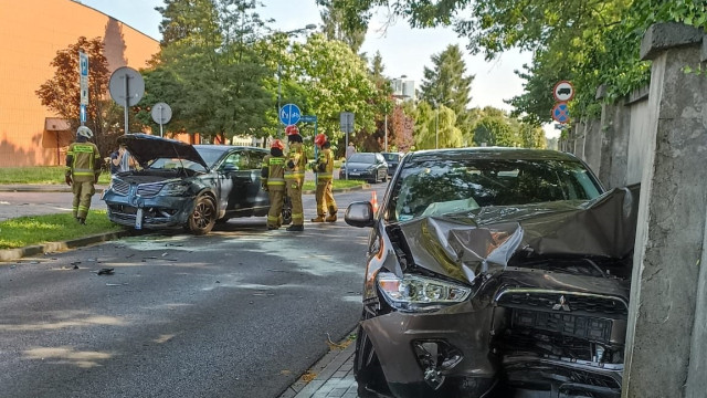 Kolizja w Oświęcimiu! 72-latka zderzyła się z luksusowym lincolnem – jedna osoba w szpitalu!