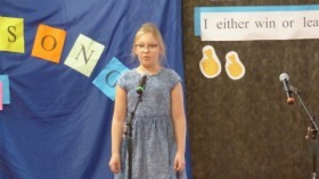 Konkurs  piosenki i wiersza w języku angielskim i niemieckim dla uczniów z kęckiej „Trójki”