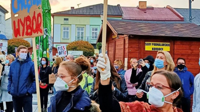 Kraków. Nauczycielka poszła z córką na Strajk Kobiet. Teraz może stracić pracę