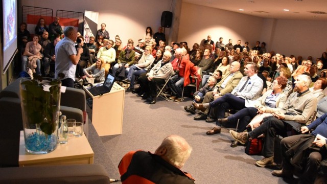 Krzysztof Wielicki i tłumy na spotkaniu w książnicy – FOTO