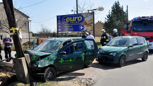 ŁĘKI-GORZÓW. Najechał na tył chevroleta, którym podróżowała kobieta w ciąży