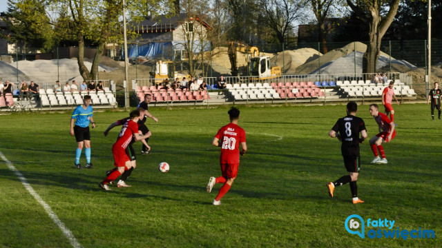 Liderzy kontra wiceliderzy. Sobota z hitami w V lidze, klasie A i B