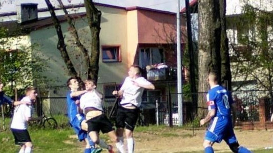 LKS Jawiszowice wygrał z wiceliderem i pewnie zmierza do V ligi