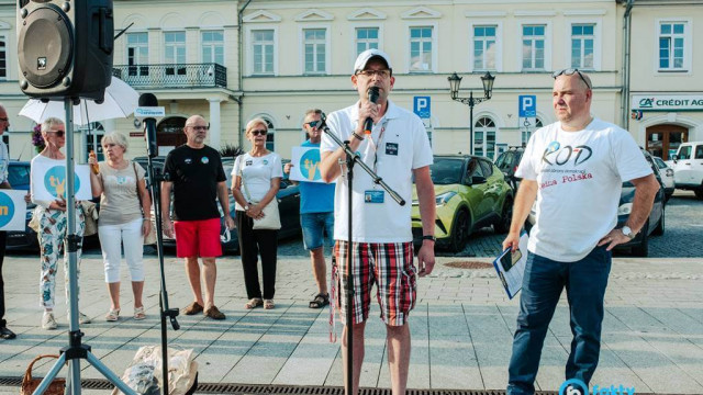 Manifestacje przeciwko lex TVN w Oświęcimiu i Kętach