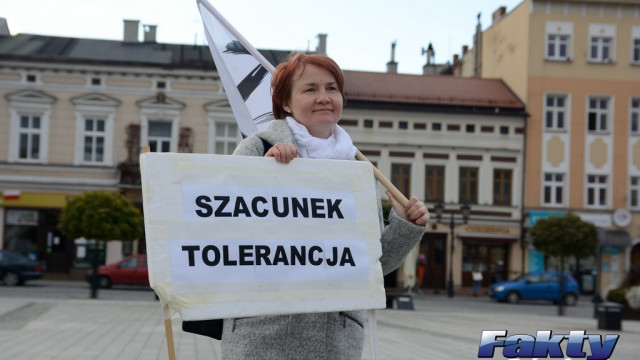 Marsz antyfaszystowski bez zakłóceń – FILMY, FOTO