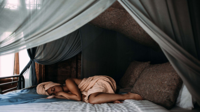 Materac dla singielki – jak zapewnić sobie komfortowy sen każdej nocy?