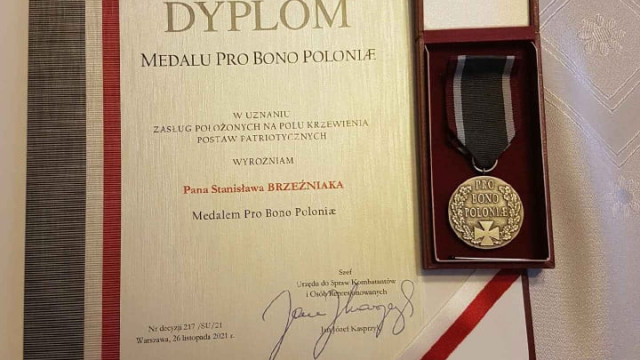Mieszkaniec gminy Zator Stanisław Brzezniak został nagrodzony medalem Pro Bono Poloniae