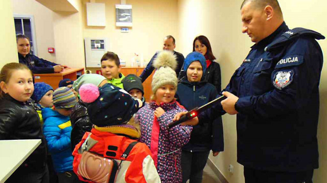 Młodzi włosieniczanie w komendzie policji – FOTO