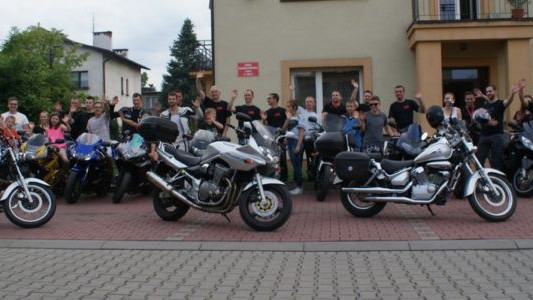 Motocykliści z pasją u młodych przyjaciół – FILM, FOTO
