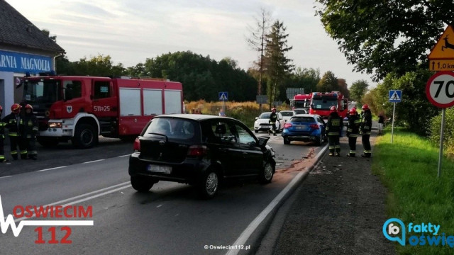 Nie wyhamowała i rozbiła trzy samochody – FOTO