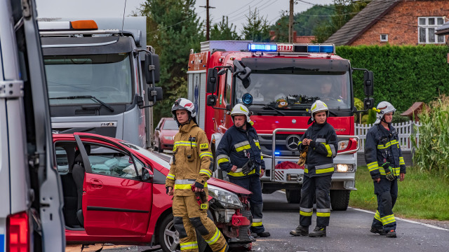 Niebezpieczna kolizja z udziałem trzech pojazdów – ZDJĘCIA!