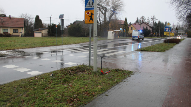 Niebezpieczny wypadek w Brzeszczach. 10-latek na hulajnodze został potrącony przez BMW